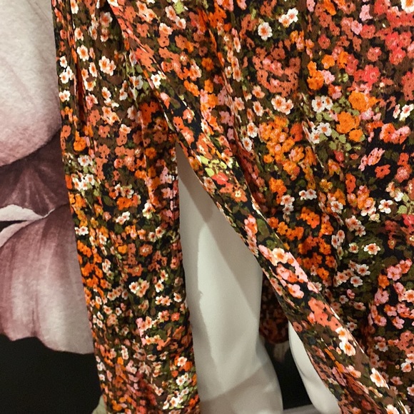 Beautiful Floral Skirt with Slit - Picture 2 of 4